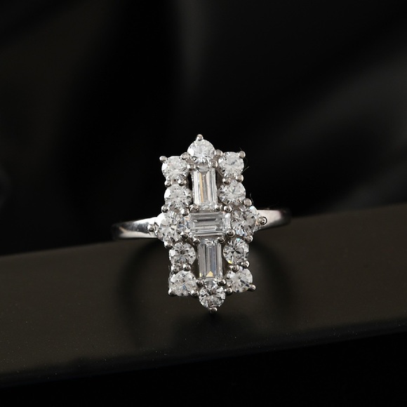 SWAROVSKI Zirconia Ring - Picture 2 of 6